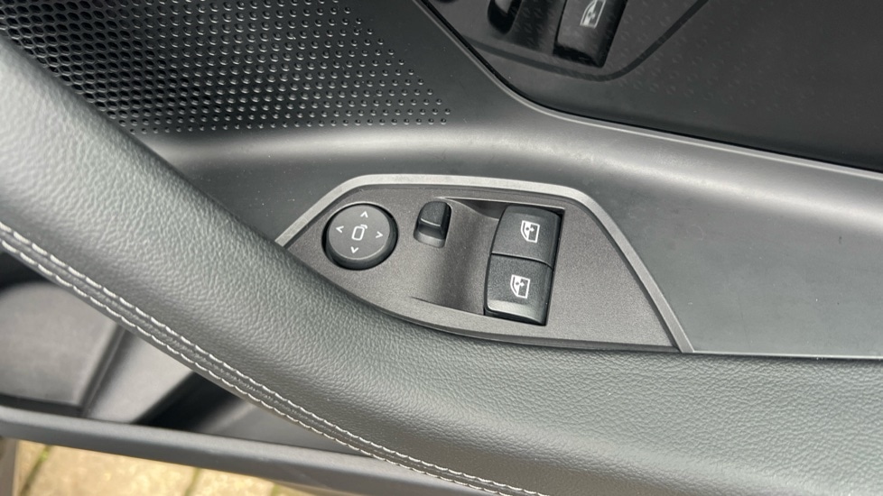 Used BMW 2 Series 2025 for sale - 76302310: Photo 51