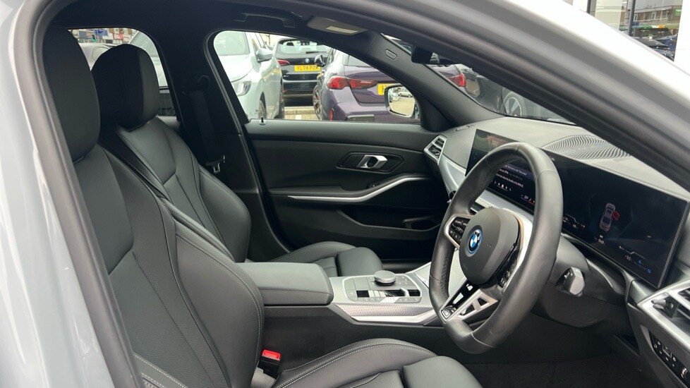 Used BMW 3 Series 2025 for sale - 76244546: Photo 11