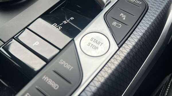 Used BMW 3 Series 2025 for sale - 76244546: Photo 37