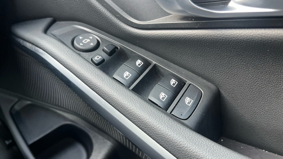 Used BMW 3 Series 2025 for sale - 76302447: Photo 32