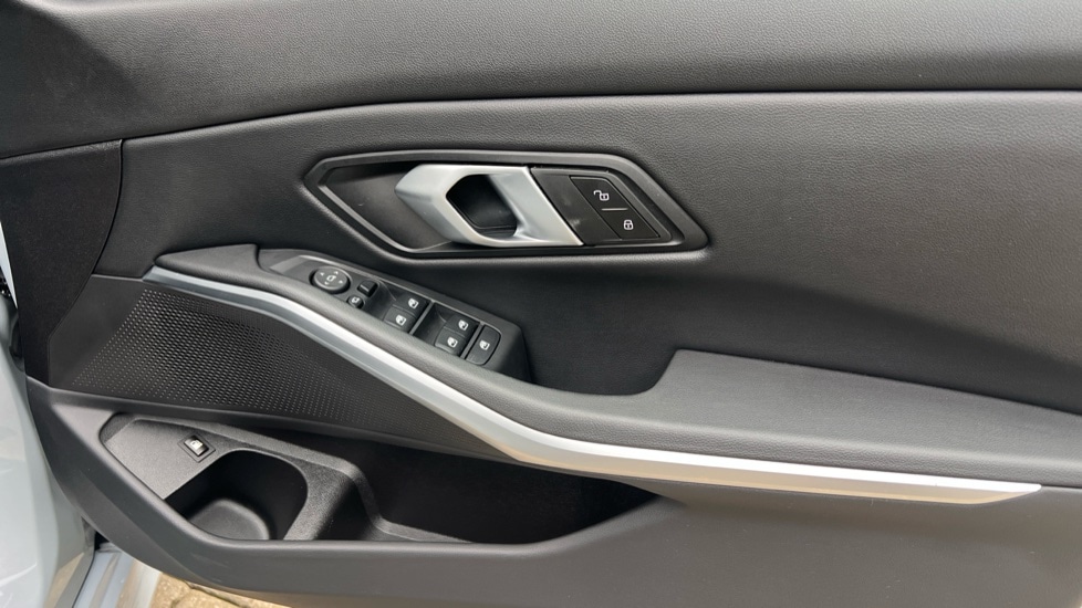 Used BMW 3 Series 2025 for sale - 76731454: Photo 30