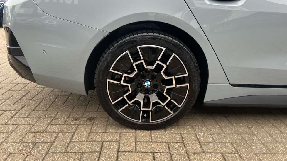 Used BMW i4 2025 for sale - 76466333: Photo 27