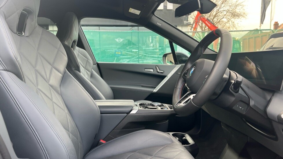 Used BMW iX 2025 for sale - 76966711: Photo 11