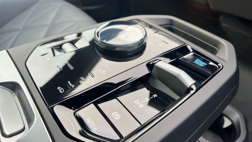 Used BMW iX 2025 for sale - 76966711: Photo 19