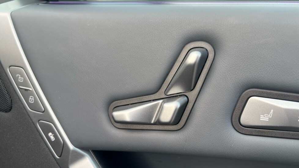 Used BMW iX 2025 for sale - 76966711: Photo 32