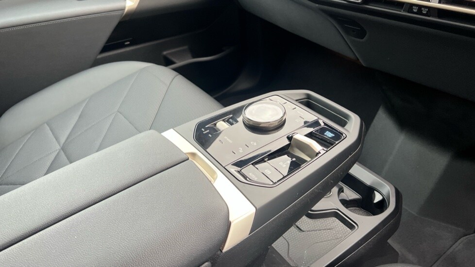 Used BMW iX 2022 for sale - 76372892: Photo 10