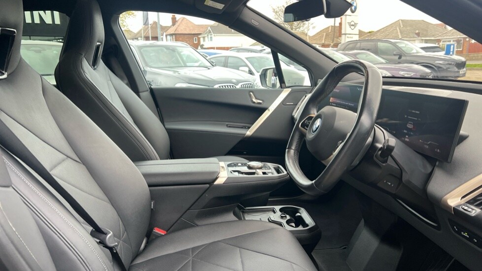 Used BMW iX 2022 for sale - 76372892: Photo 11