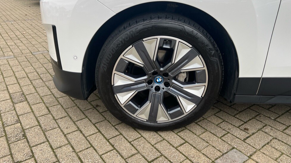 Used BMW iX 2022 for sale - 76372892: Photo 25