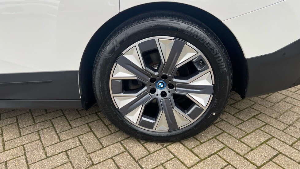 Used BMW iX 2022 for sale - 76372892: Photo 26