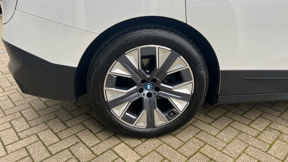 Used BMW iX 2022 for sale - 76372892: Photo 27