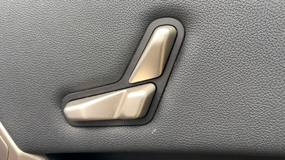 Used BMW iX 2022 for sale - 76372892: Photo 30