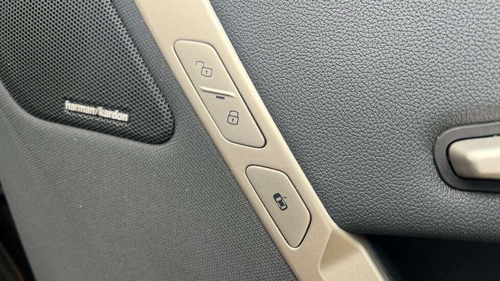 Used BMW iX 2022 for sale - 76372892: Photo 31