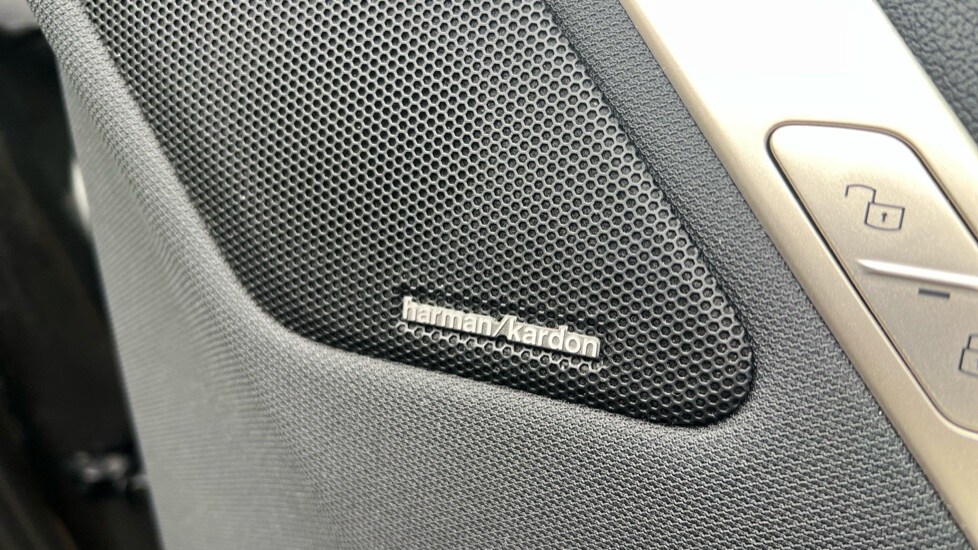 Used BMW iX 2022 for sale - 76372892: Photo 32