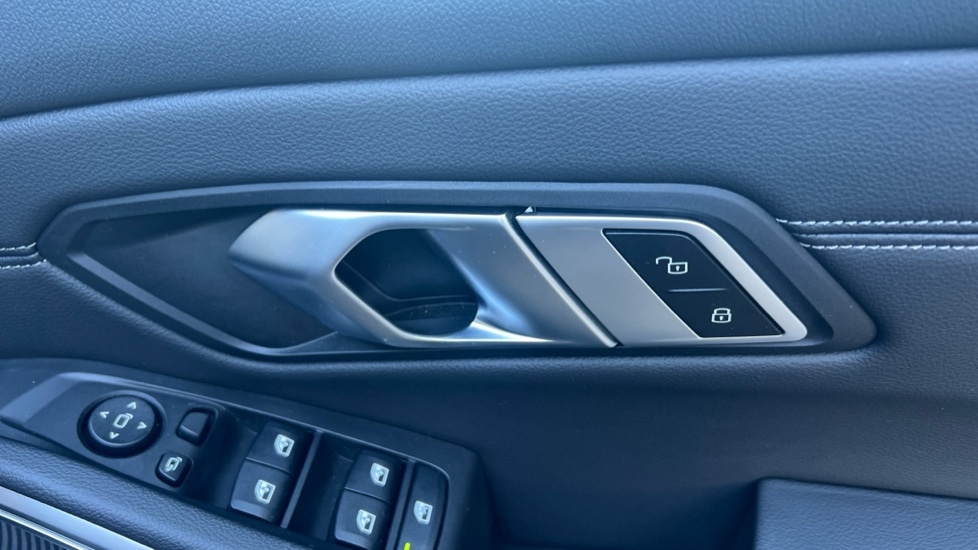 Used BMW 3 Series 2023 for sale - 76635704: Photo 30