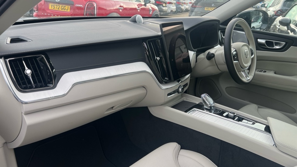 Used Volvo XC60 2025 for sale - 76140240: Photo 10