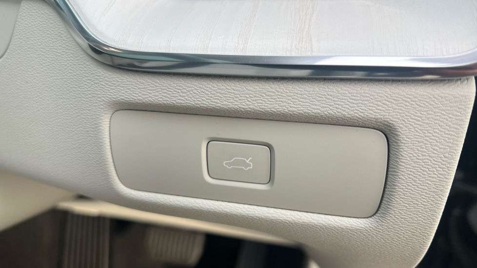 Used Volvo XC60 2025 for sale - 76140240: Photo 33