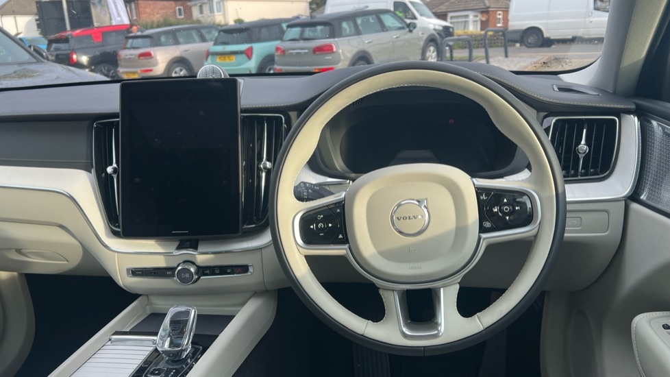 Used Volvo XC60 2025 for sale - 76140240: Photo 36
