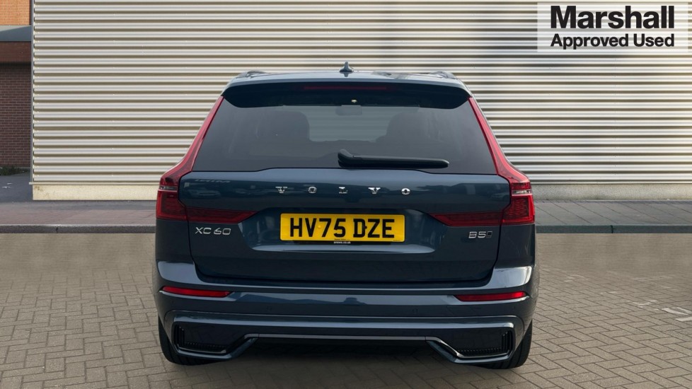 Used Volvo XC60 2025 for sale - 76140240: Photo 4