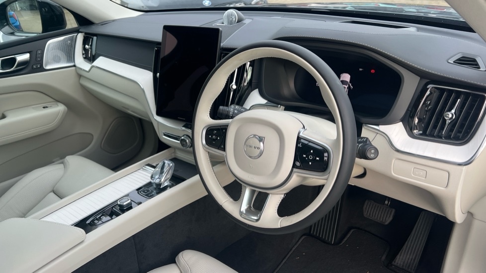 Used Volvo XC60 2025 for sale - 76140240: Photo 9