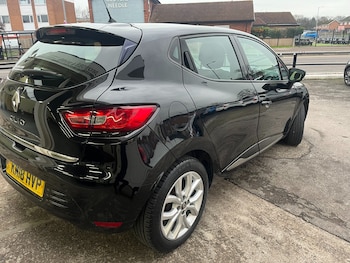 Used Renault Clio 2018 for sale - 77034510: Photo