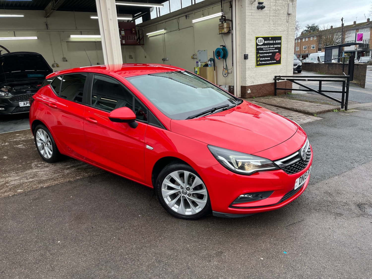 Used Vauxhall Astra 2019 for sale - 77516445: Photo 2