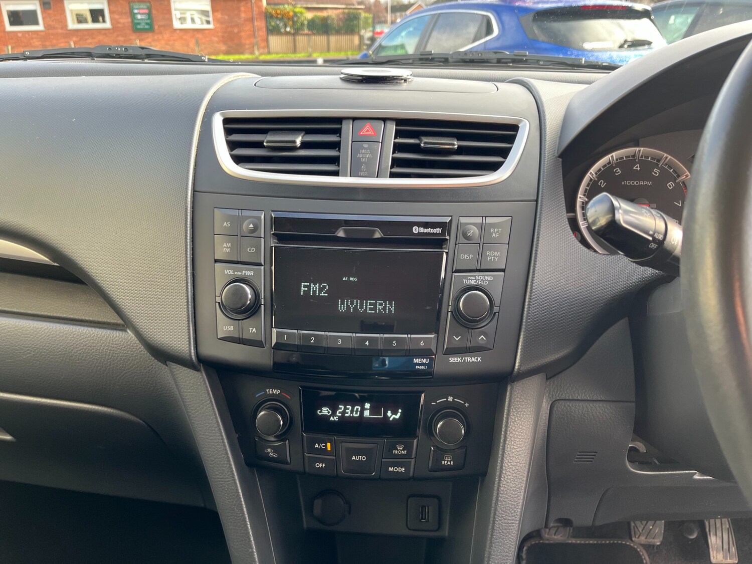 Used Suzuki Swift 2012 for sale - 77517572: Photo 11