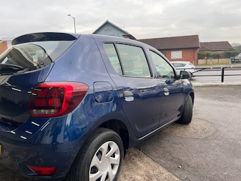 Used Dacia Sandero 2018 for sale - 77005580: Photo