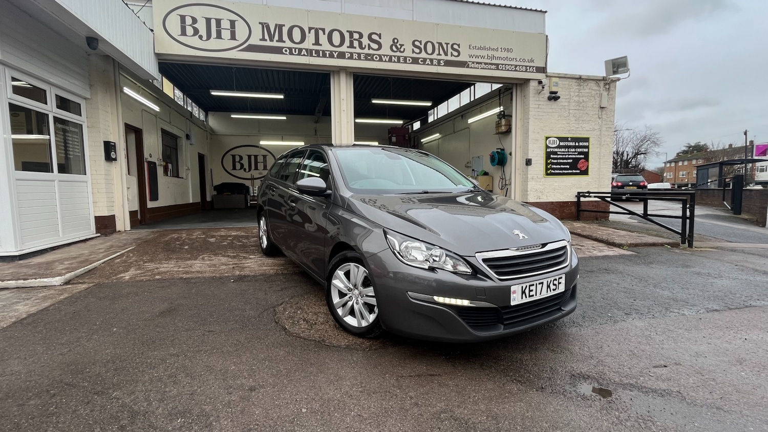 Used Peugeot 308 2017 for sale - 76970060: Photo 1