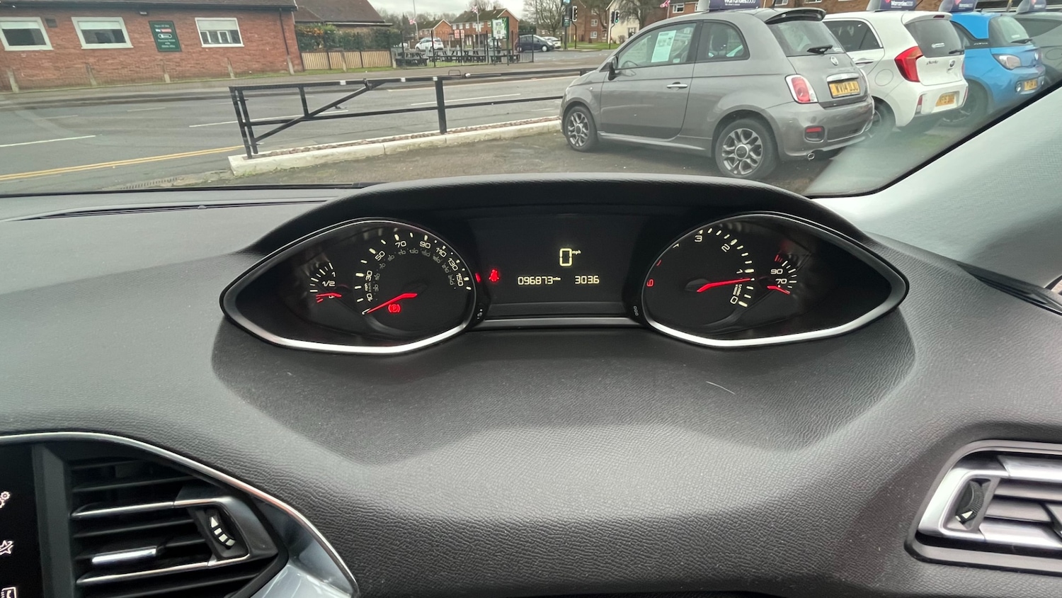 Used Peugeot 308 2017 for sale - 76970060: Photo 11