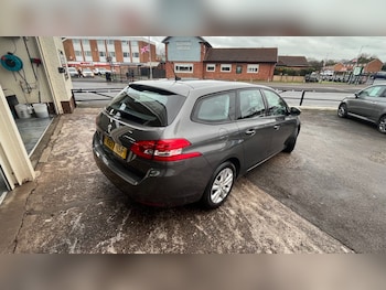Used Peugeot 308 2017 for sale - 76970060: Photo