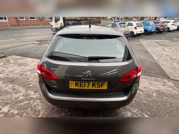 Used Peugeot 308 2017 for sale - 76970060: Photo