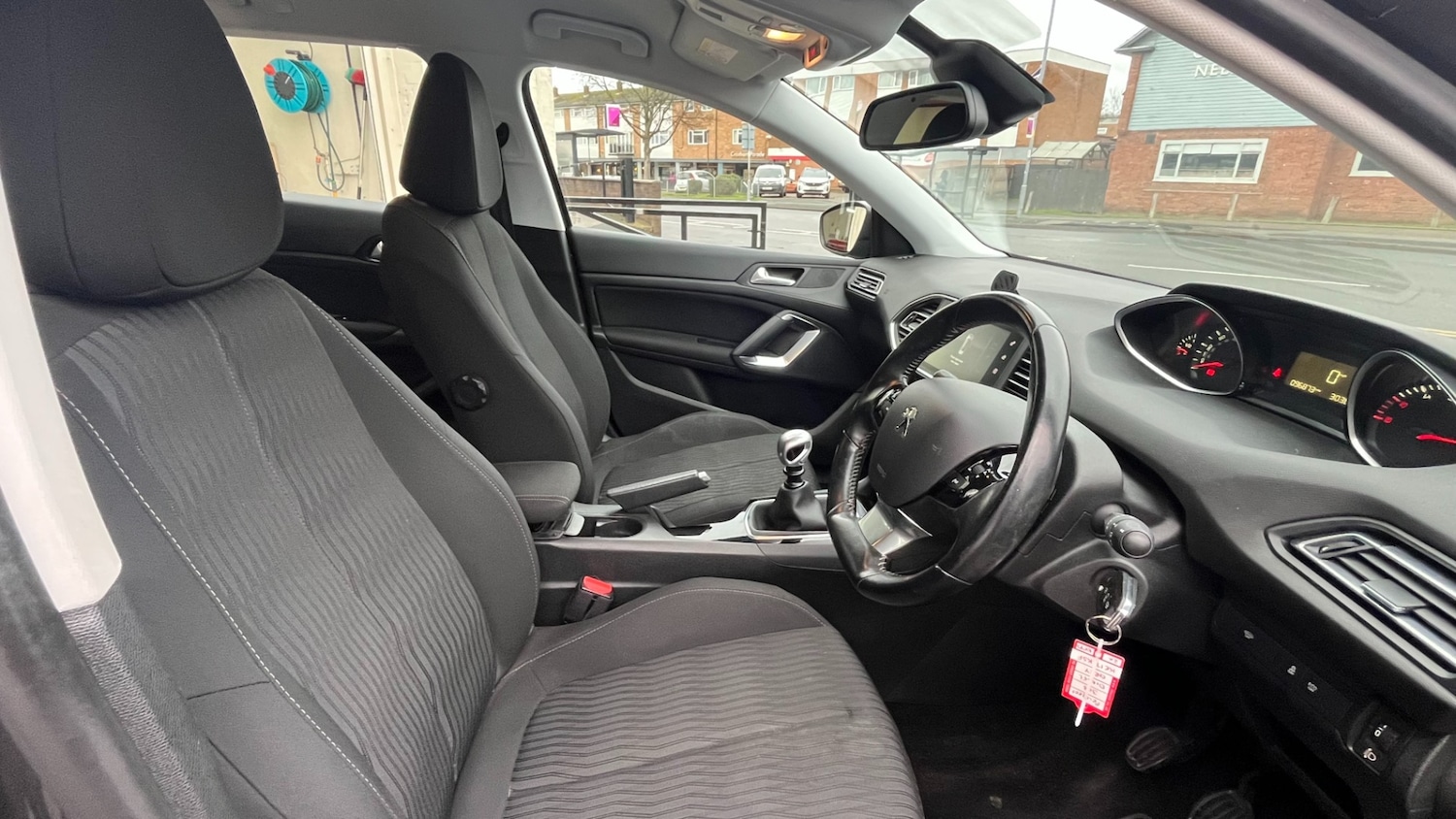 Used Peugeot 308 2017 for sale - 76970060: Photo 8