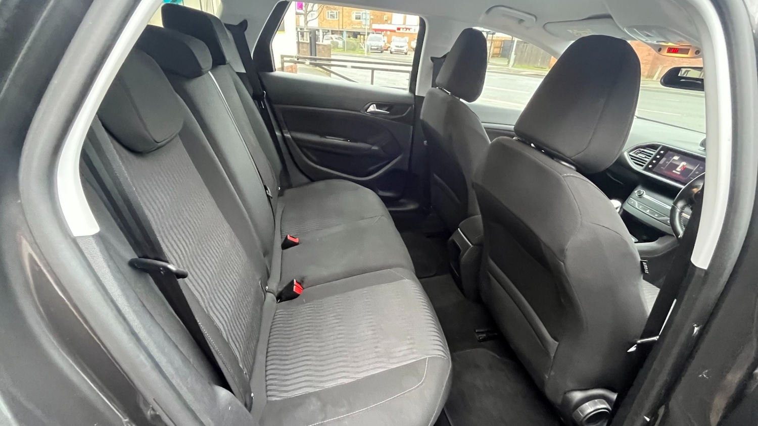 Used Peugeot 308 2017 for sale - 76970060: Photo 9