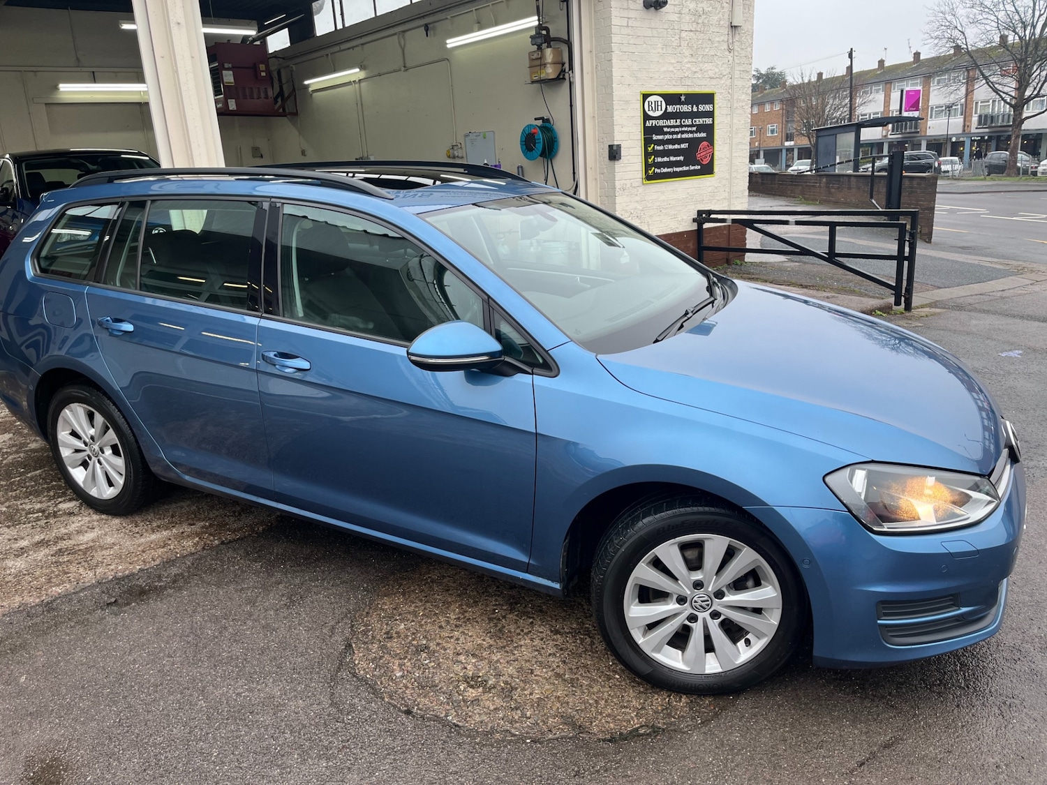 Used Volkswagen Golf 2015 for sale - 77245643: Photo 2