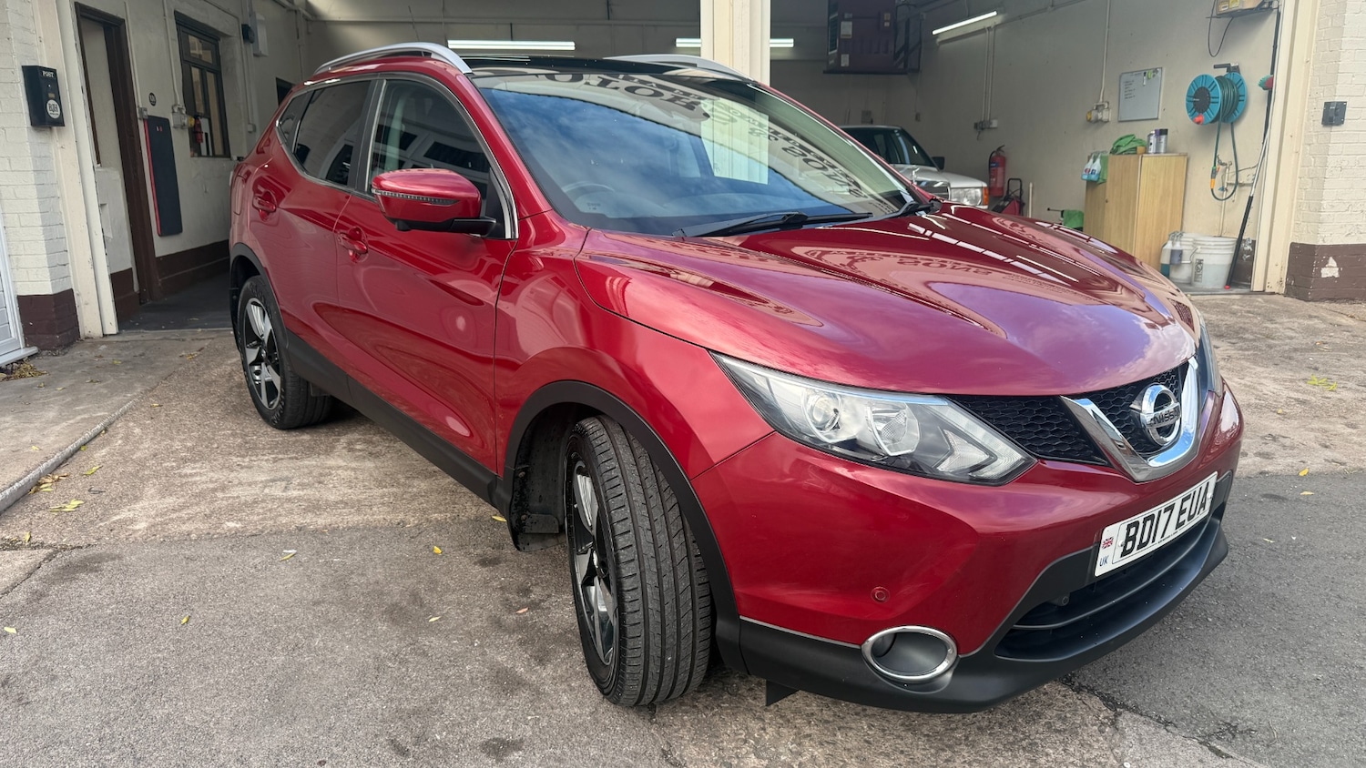 Used Nissan Qashqai 2017 for sale - 76391787: Photo 2