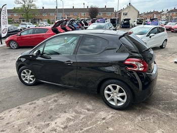 Used Peugeot 208 2015 for sale - 78521426: Photo