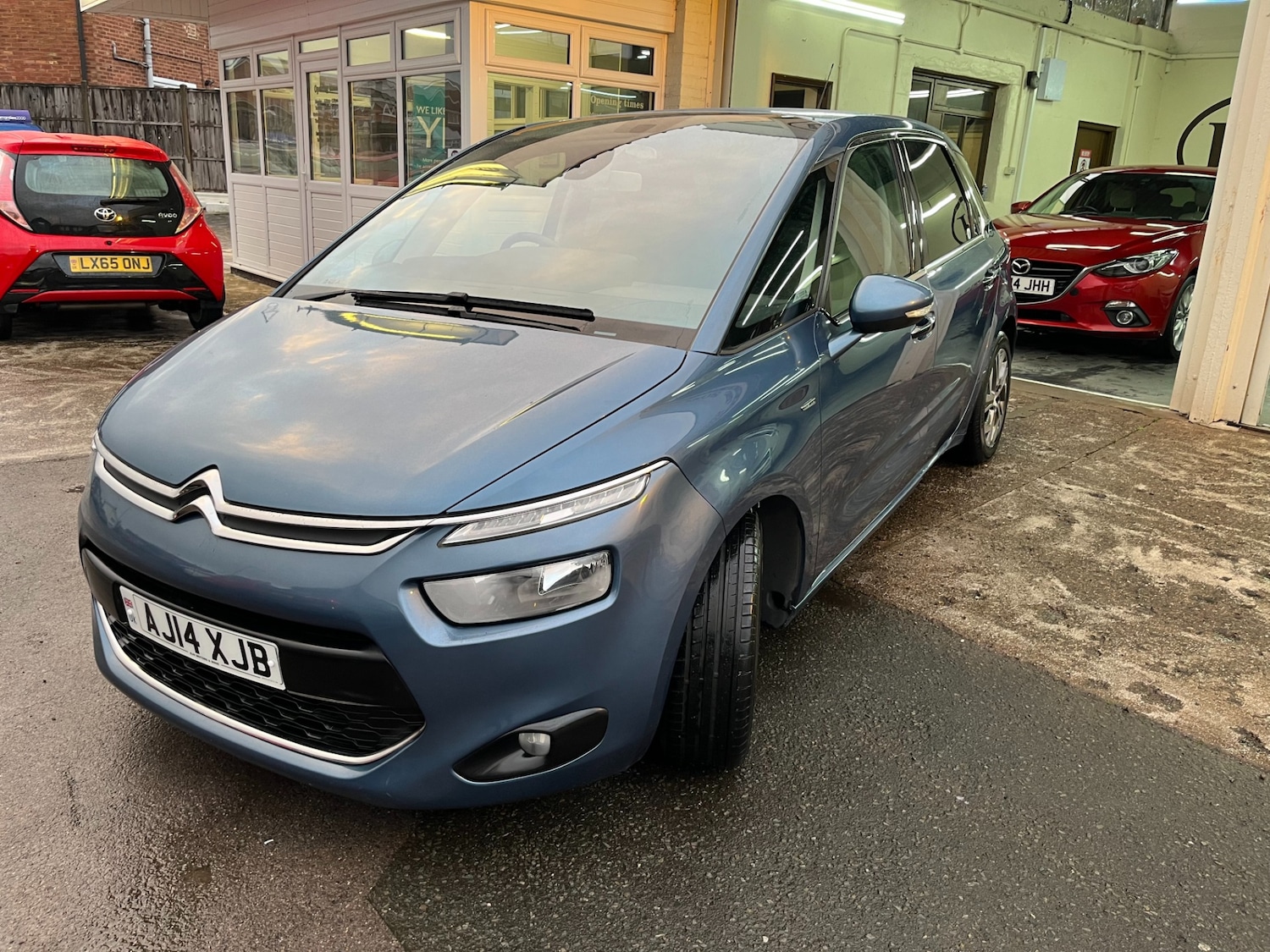 Used Citroen C4 Picasso 2014 for sale - 77532354: Photo 9