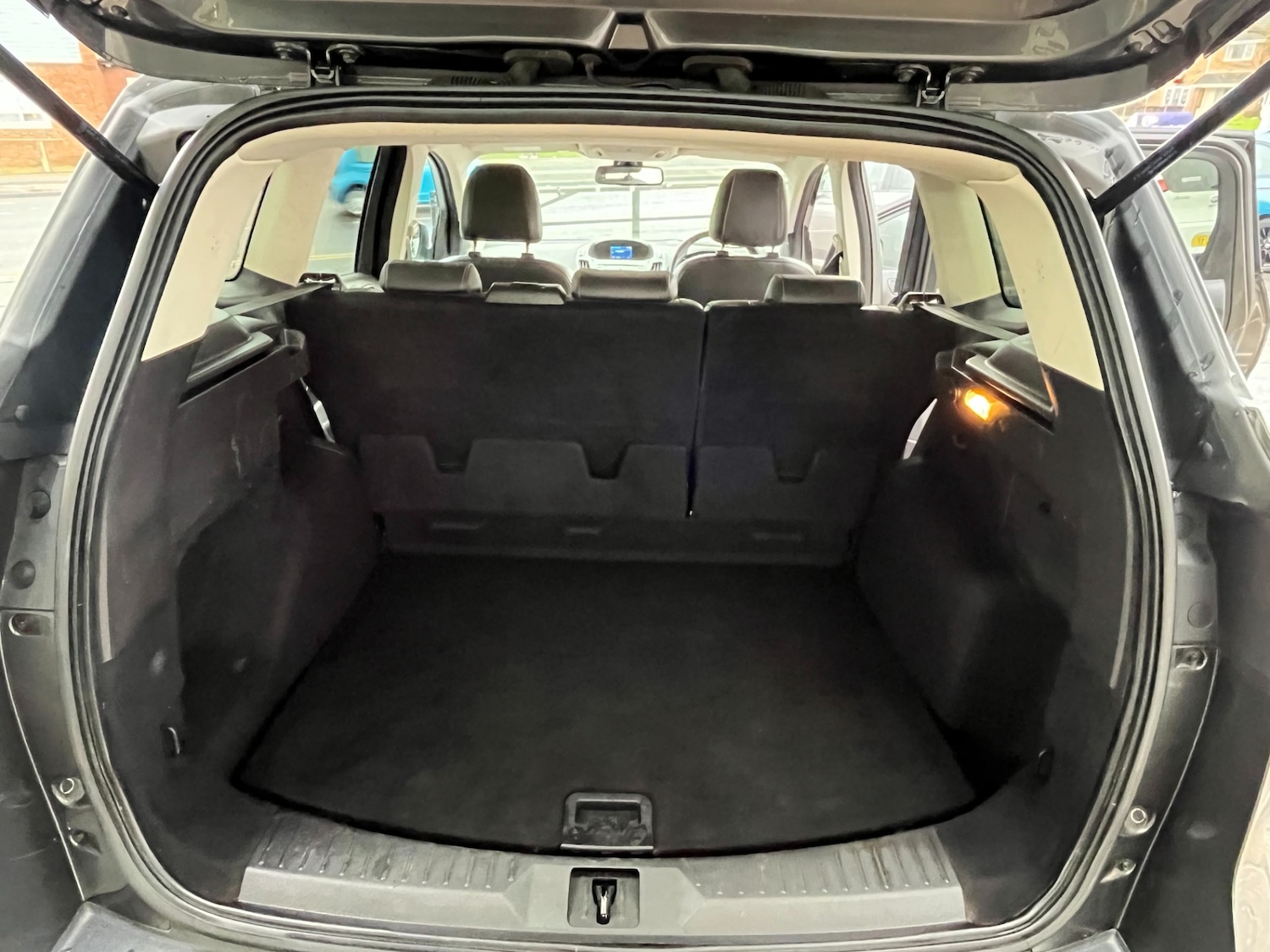 Used Ford Kuga 2015 for sale - 76968654: Photo 12