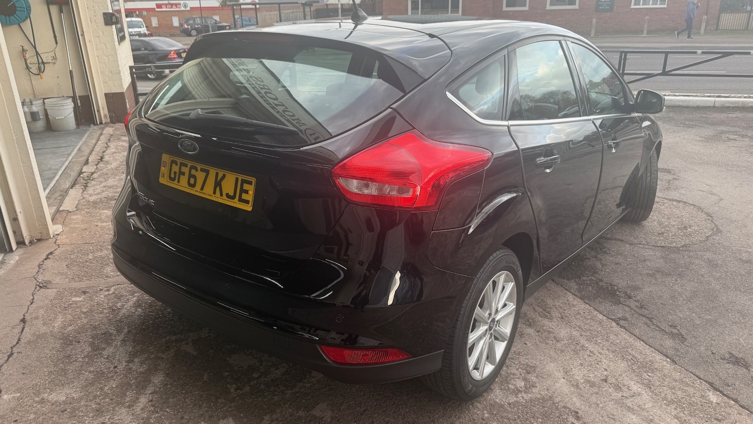 Used Ford Focus 2017 for sale - 76493636: Photo 2