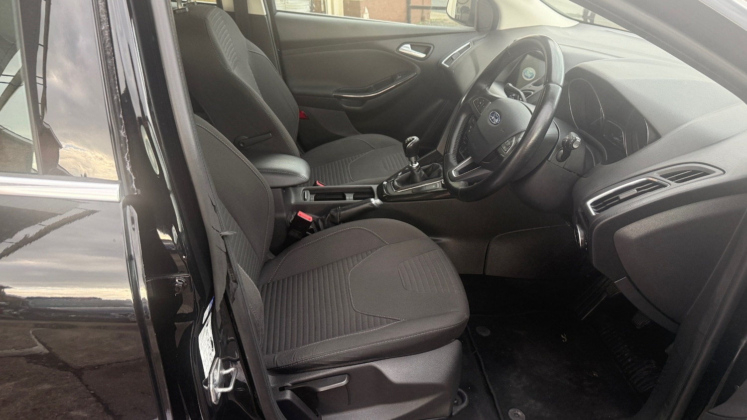 Used Ford Focus 2017 for sale - 76493636: Photo 7