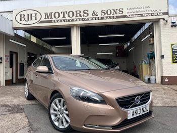 Used Volvo V40 2013 for sale - 78497439: Photo