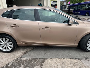 Used Volvo V40 2013 for sale - 78497439: Photo