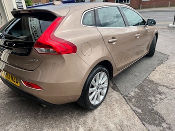 Used Volvo V40 2013 for sale - 78497439: Photo