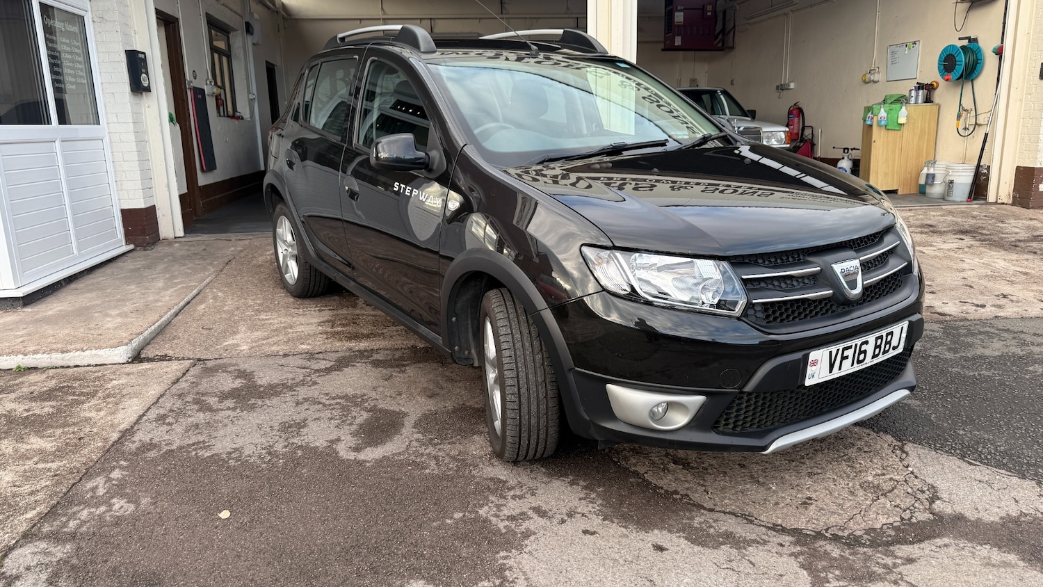 Used Dacia Sandero Stepway 2016 for sale - 76343935: Photo 2