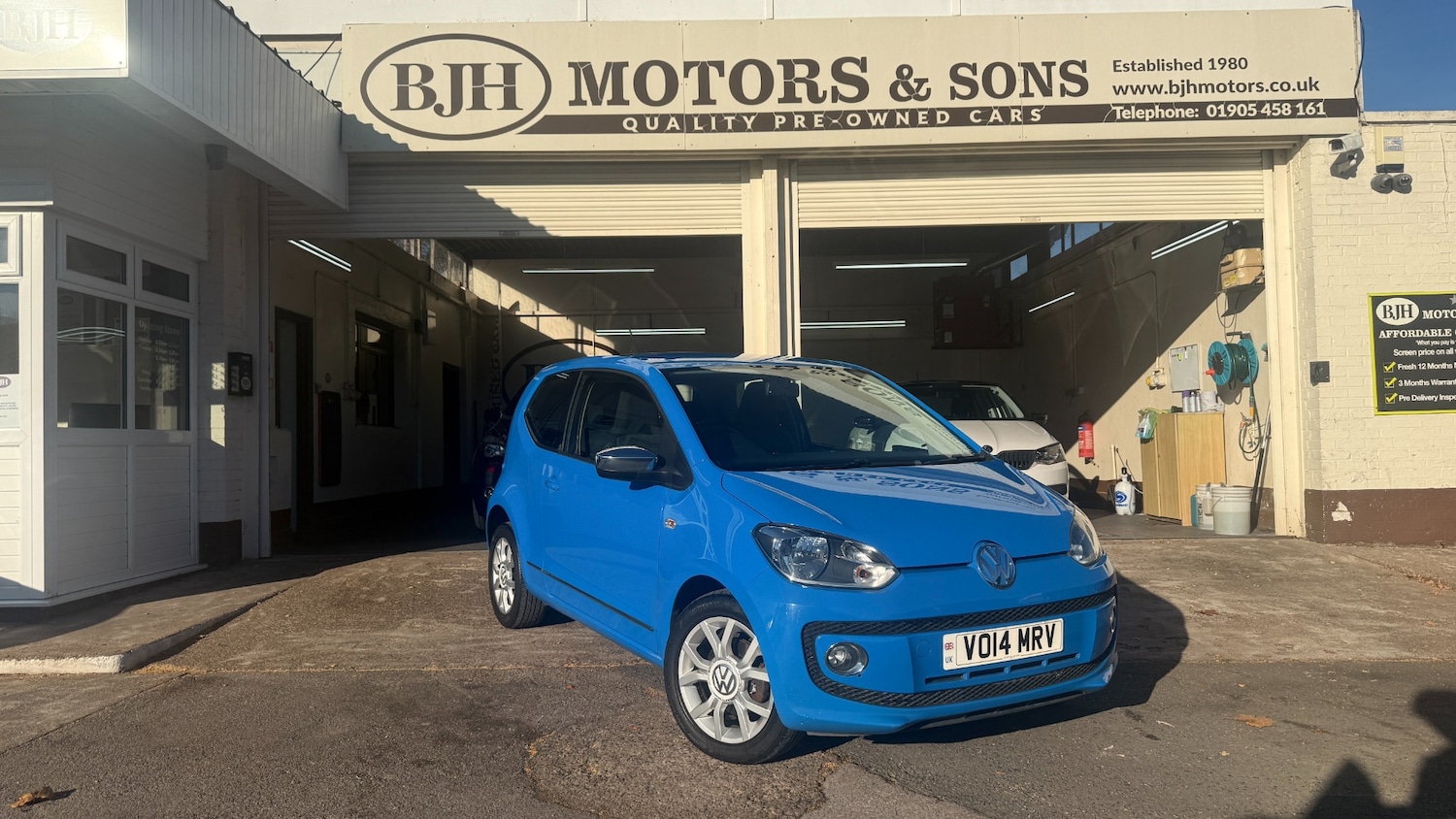 Used Volkswagen up! 2014 for sale - 76651102: Photo 1
