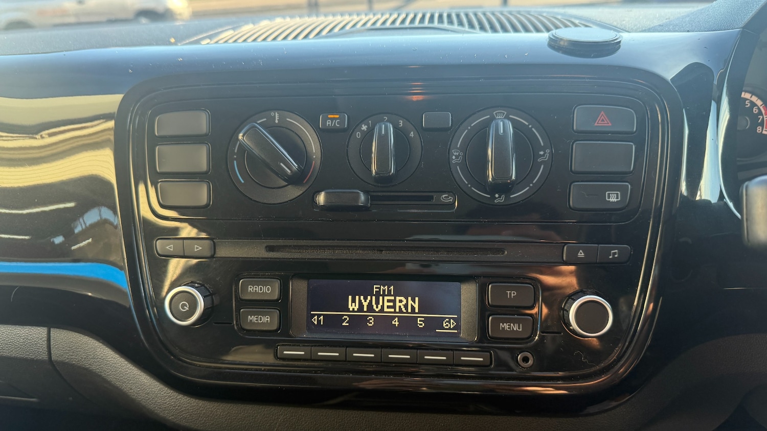 Used Volkswagen up! 2014 for sale - 76651102: Photo 10