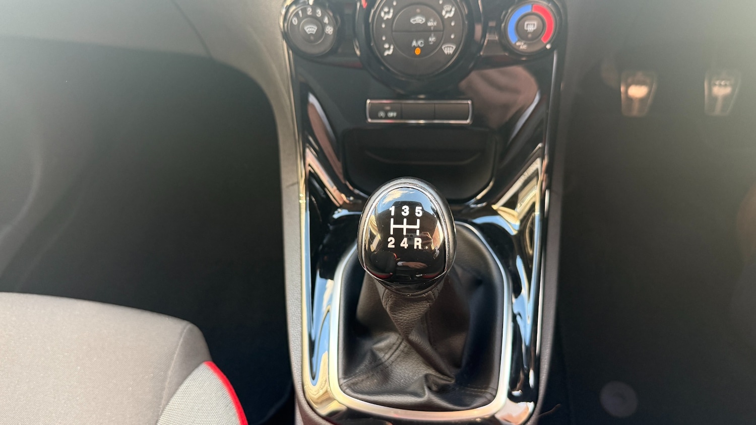 Used Ford Fiesta 2015 for sale - 76404890: Photo 10