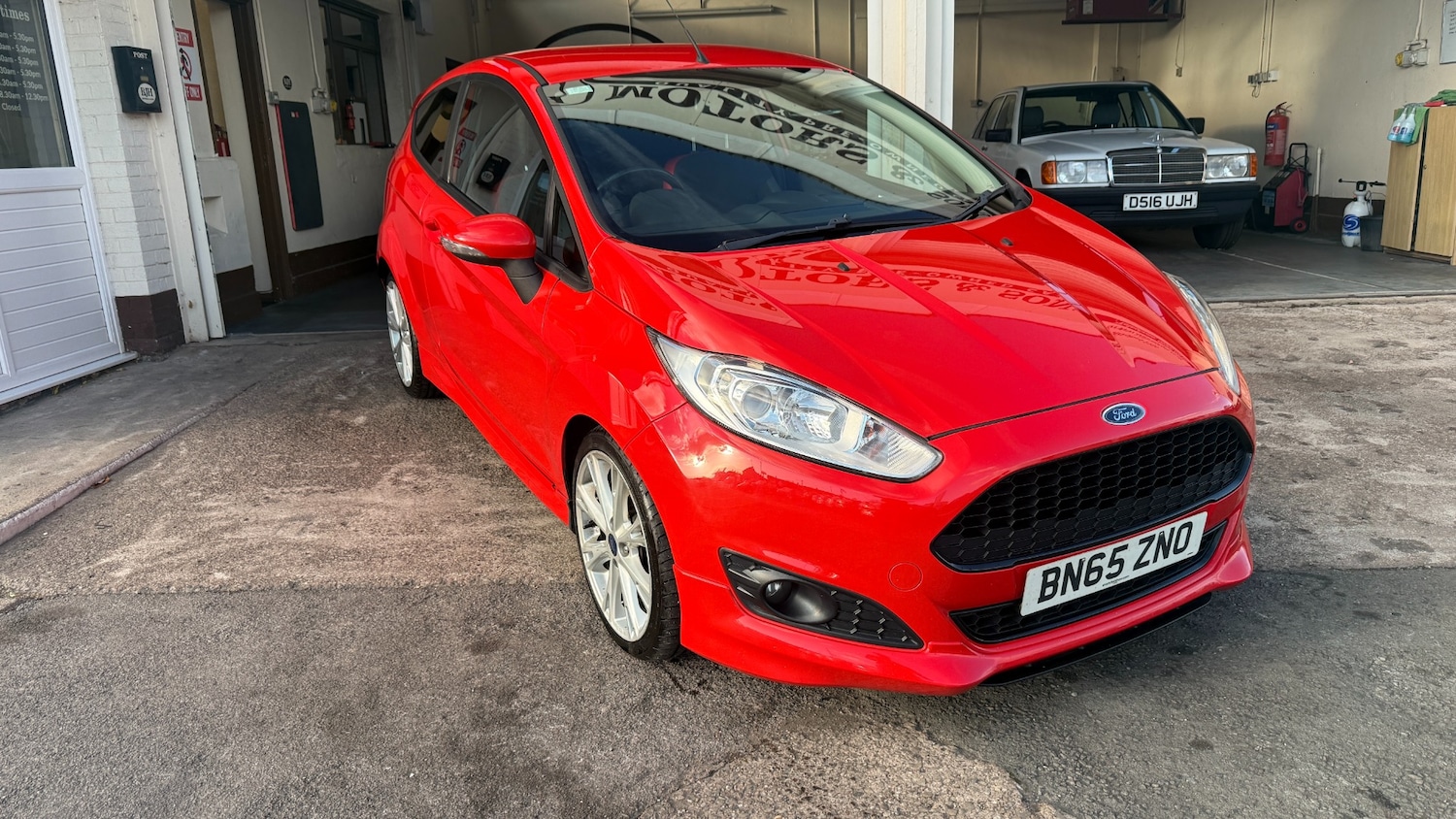 Used Ford Fiesta 2015 for sale - 76404890: Photo 2