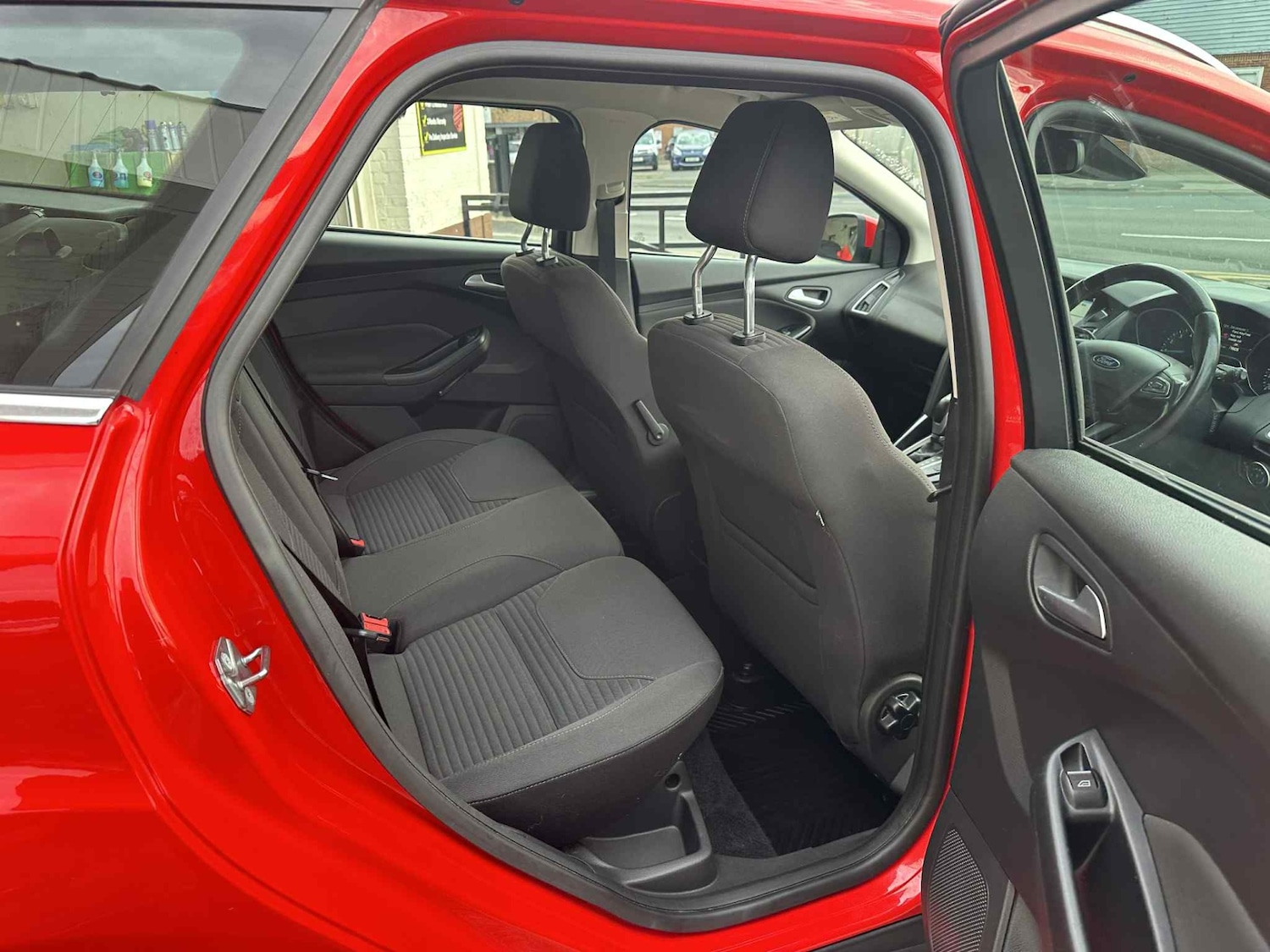 Used Ford Focus 2018 for sale - 76130929: Photo 10