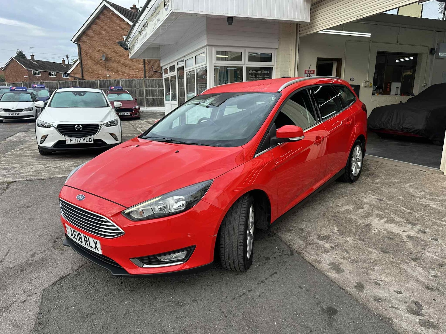 Used Ford Focus 2018 for sale - 76130929: Photo 2